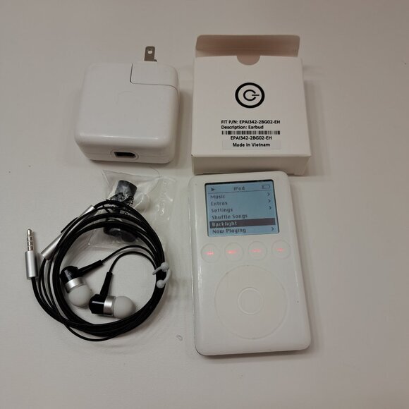 1X Apple iPod Classic 3rd Generation 10GB 15GB 20GB 30GB 40GB W/ accessories - Picture 3 of 16